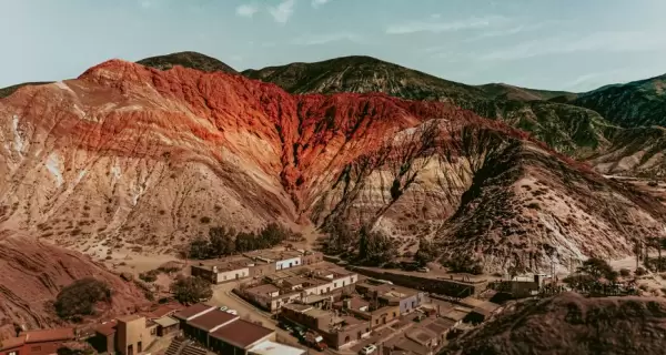Recorrer la Quebrada sin auto puede ser ideal para viajeros solos, parejas y mochileros.