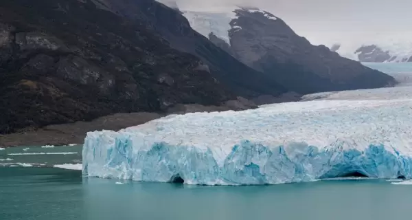 Las pasarelas del Perito Moreno siguen siendo el coraz�n del viaje.
