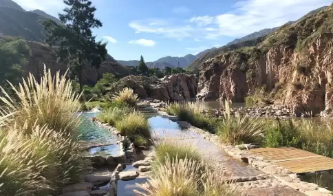 El Parque de Agua Termal suele ser la opci�n m�s familiar y de d�a completo en Cacheuta.