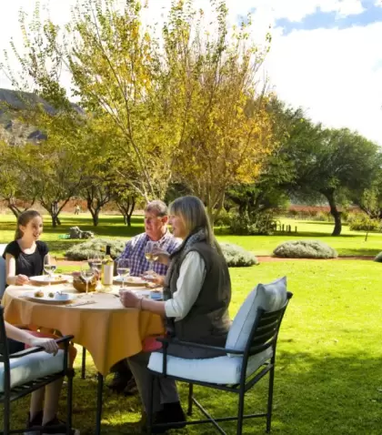 Cafayate permite viajar al Norte con otra l�gica, menos apurada y m�s sensorial.